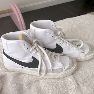 THESE ARE SOOOO CUTE!!! There perfectly in shape!